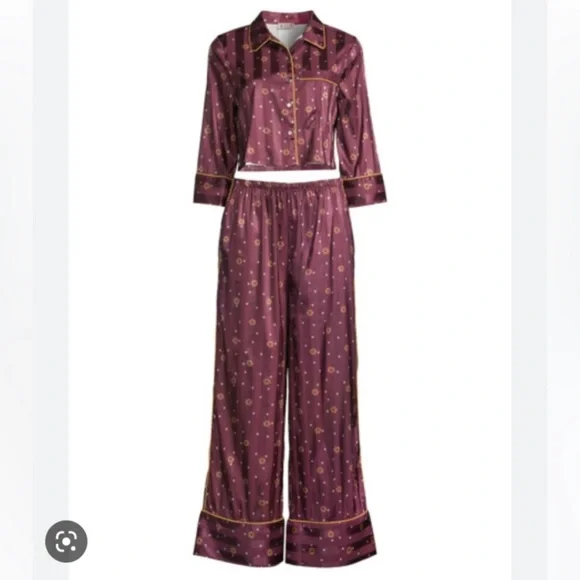 💗Free People. Pajama party print Set Intimates and sleepwear. Color: wine combo